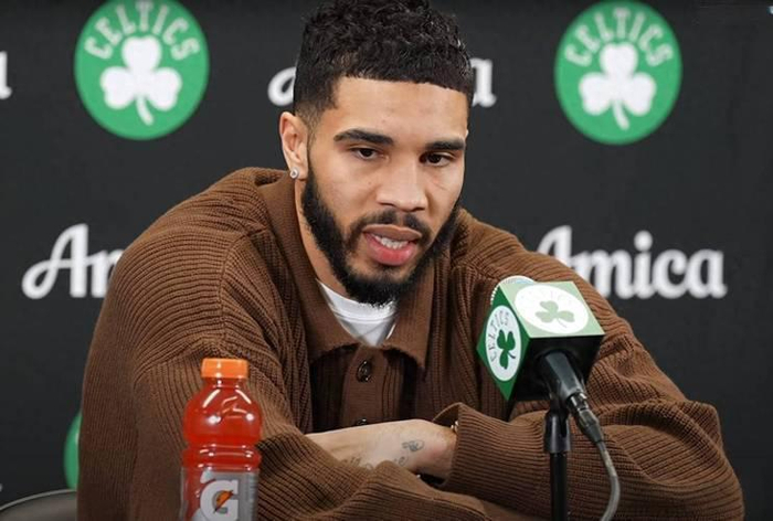 乐鱼官方网站-塔图姆：NBA只有四个人真正影响了全世界，库里还不够资格|篮球|斯蒂芬·库里|总决赛|贾巴尔|乔丹_新浪体育_新浪新闻