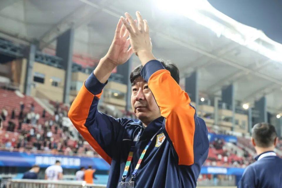 乐鱼中国-山东泰山或换帅！媒体人：外教来了，韩鹏学习一年后将回归